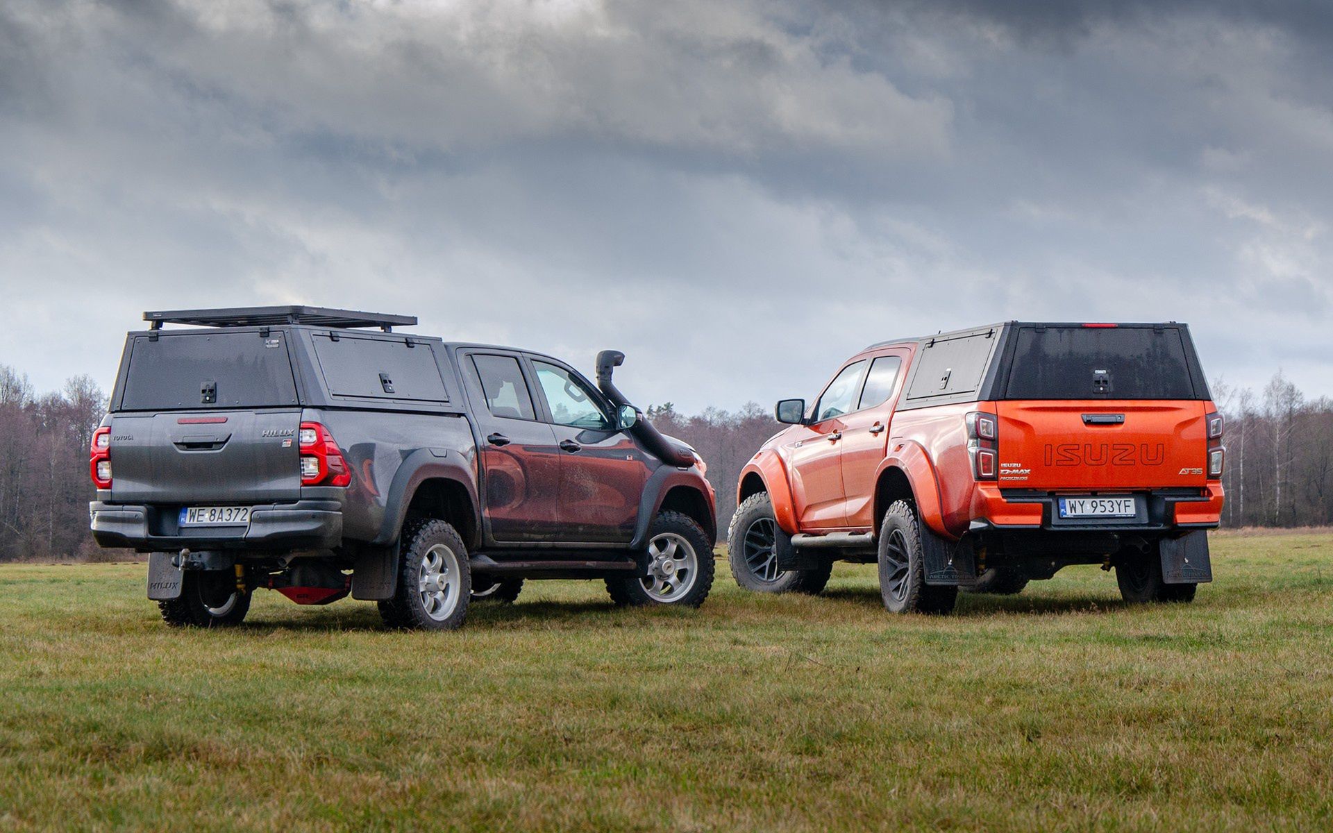 Isuzu D-Max AT35 i Toyota Hilux GR Sport