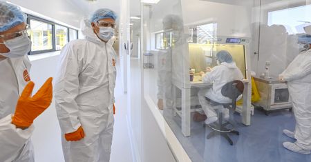 Kiedy Europa osiągnie odporność stadną? Szef BioNTech wskazał termin