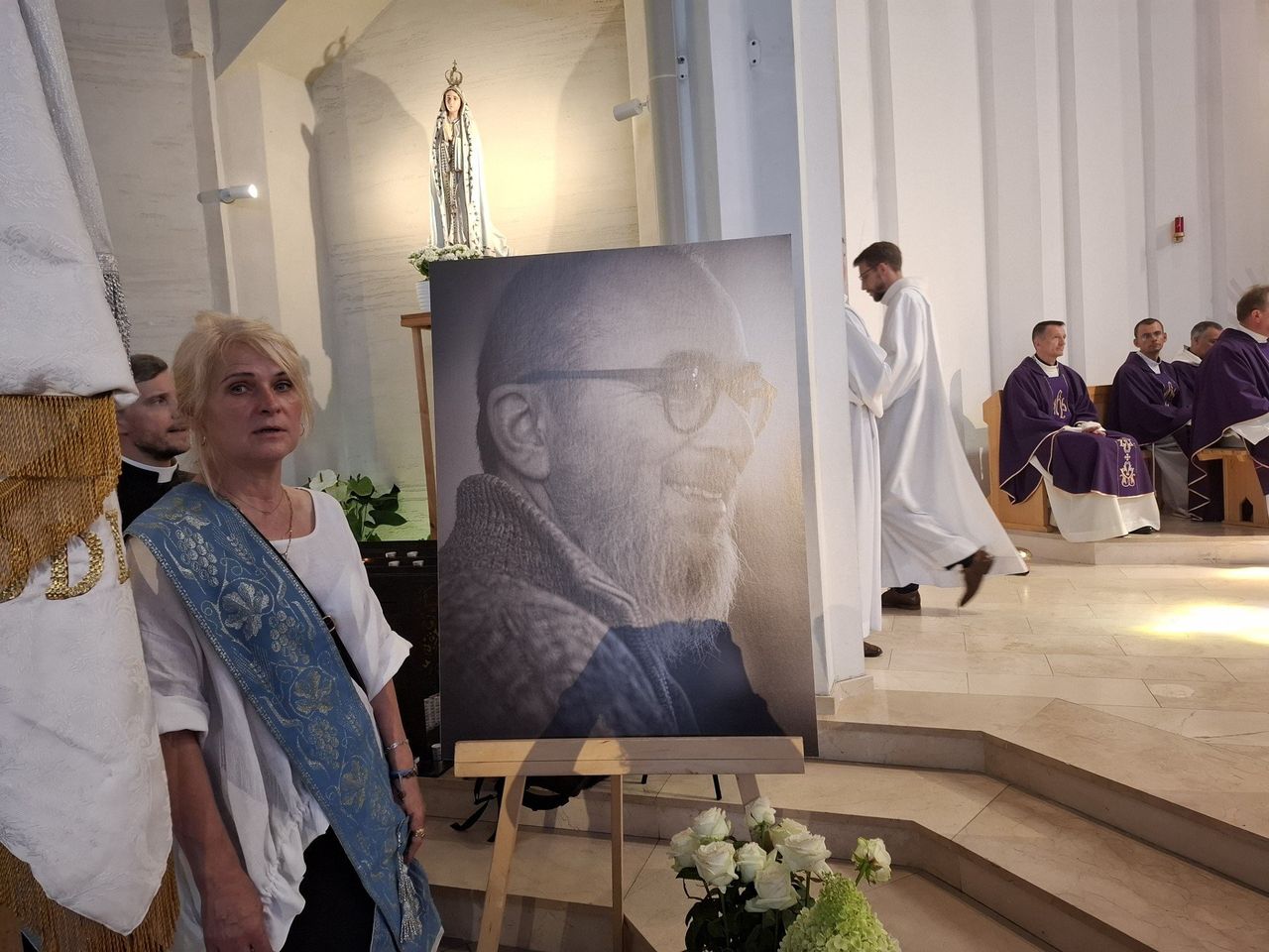 Łódź: Tłumy wiernych żegnały swojego proboszcza. Był wyjątkowy