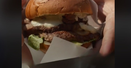 Jak długo trawi się Burger Drwala? Będziecie zaskoczeni
