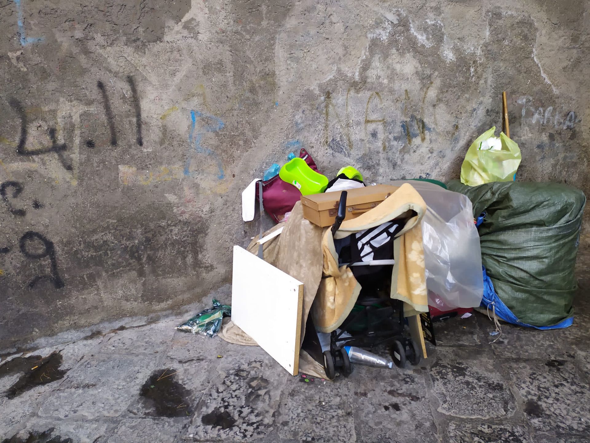 Neapol jeszcze nie do końca uporał się ze śmieciami 