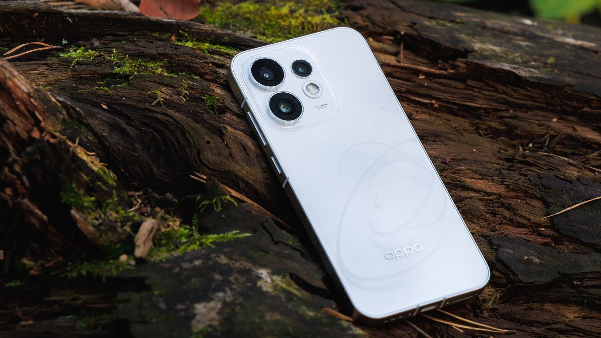 OPPO Reno 16 5G tył.