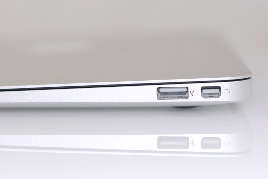 Apple MacBook Air 11" - test malucha, który zadziwia [część 1] 6