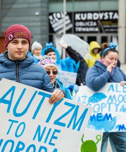Dziś Światowy Dzień Świadomości Autyzmu. Jak się go obchodzi w Polsce?
