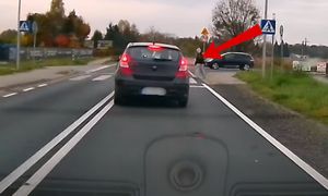 Sieć aż płonie. Ponad 1000 komentarzy. Zakapturzona piesza nagrana
