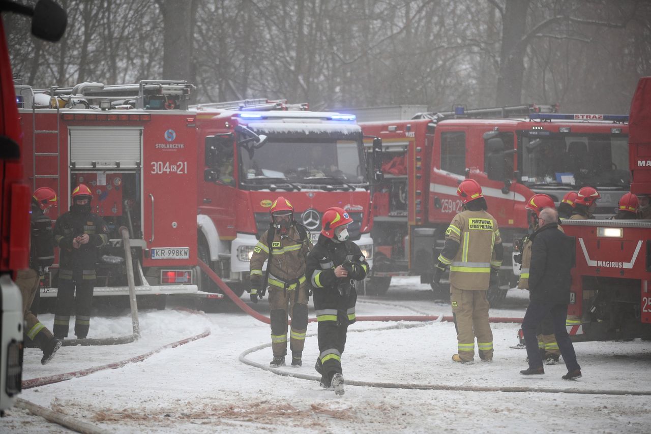 Kraków. Pożar archiwum Urzędu Miasta. Komplikacje w trakcie akcji gaśniczej