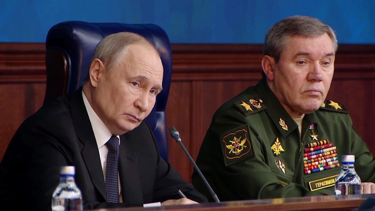 RUSSIA, MOSCOW - DECEMBER 17: (----EDITORIAL USE ONLY - MANDATORY CREDIT - 'KREMLIN PRESS SERVICE / HANDOUT' - NO MARKETING NO ADVERTISING CAMPAIGNS - DISTRIBUTED AS A SERVICE TO CLIENTS----) Russia's President Vladimir Putin (L) and First Deputy Defence Minister, Chief of the General Staff of the Russian Armed Forces Army General Valery Gerasimov attend an expanded meeting of the Defence Ministry Board in Moscow, Russia on December 17, 2025. (Photo by Kremlin Press Office/Anadolu via Getty Images)