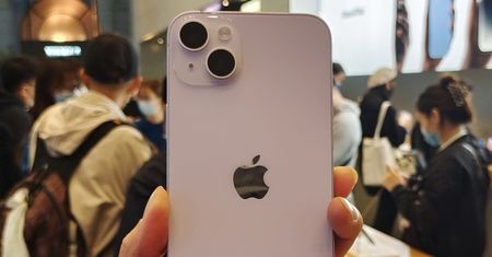 Apple na Black Friday. iPhone'a kupisz tak jakby taniej