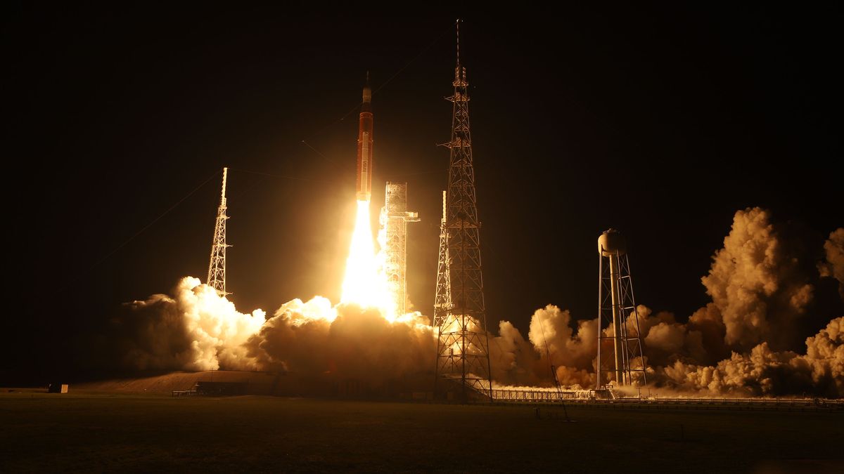CAPE CANAVERAL, FLORIDA   NOVEMBER 16: NASA's Artemis 1 Space Launch System (SLS rocket, with the Orion capsule attached, launches at NASA's Kennedy Space Center on November 16, 2022 in Cape Canaveral, Florida. The Artemis 1 mission will send the unscrewed spacecraft around the moon to test the vehicle's propulsion, navigation and power systems as a precursor to a later crewed mission to the lunar surface. (Photo by Red Huber/Getty Images)