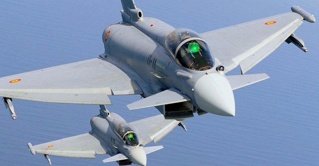 Konferencję polityków przerwał alarmowy start Eurofighterów