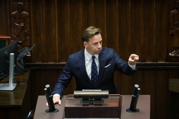 Konfederacja mogłaby rządzić z każdym? Nowy sondaż