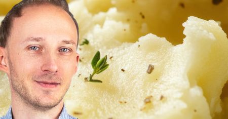 Znany dietetyk radzi, by włożyć ten produkt do lodówki na noc. Zbija cukier, uszczelnia jelita