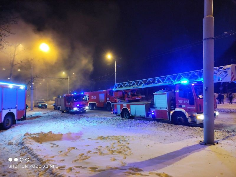 Pożar restauracji Karczma pod strzechą "U Braci Mazur" przy ul. Zana w Lublinie | fot. KM PSP w Lublinie
