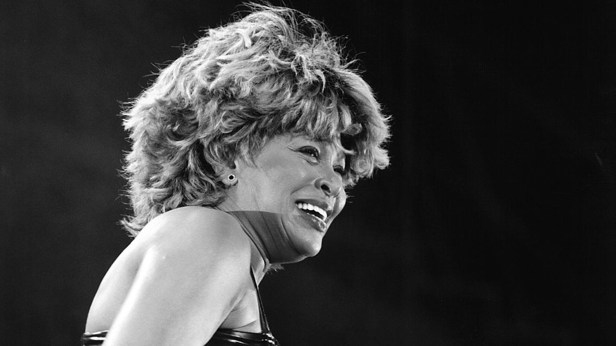 Tina Turner nie żyje. Dwa miesiące wcześniej pisała na Instagramie o chorobie nerek (zdjęcie przedstawia artystkę podczas występu w Sopocie w 2000 roku).