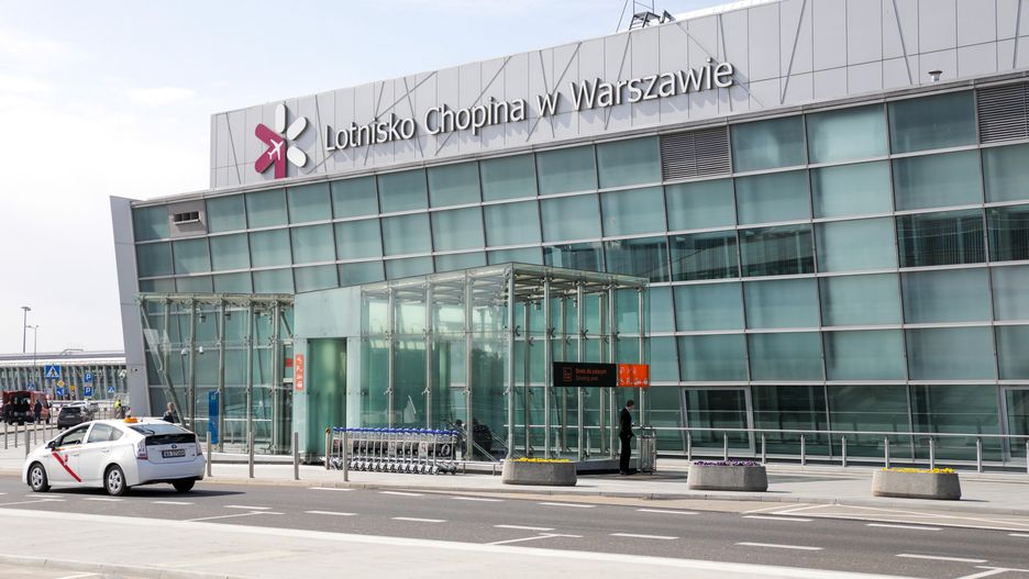 Lotnisko Chopina
Warszawa, 20.04.2023. Lotnisko Chopina w Warszawie, 20 bm. (az/doro) PAP/Albert Zawada
Albert Zawada
architektura, budynek, Lotnisku Chopina, mi�dzynarodowy port lotniczy, samoch�d, taxi