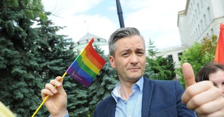 Biedroń: "NIE UCIEKNĘ OD BYCIA GEJEM. Postanowiłem zmieniać rzeczywistość, bo jako ateista nie wierzę, że będę miał kiedyś drugą szansę"