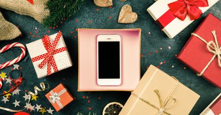 Idealny smartfon za tysiąc złotych nie tylko pod choinkę