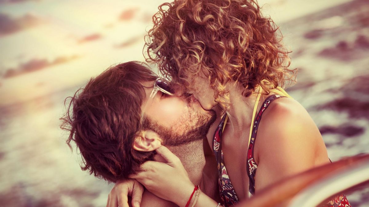 Całowanie wpływa na cerę, likwidując zmarszczki