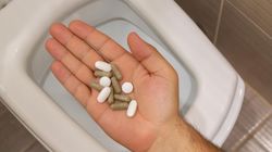 Tak Polacy postępują z lekami. "Generują problem"