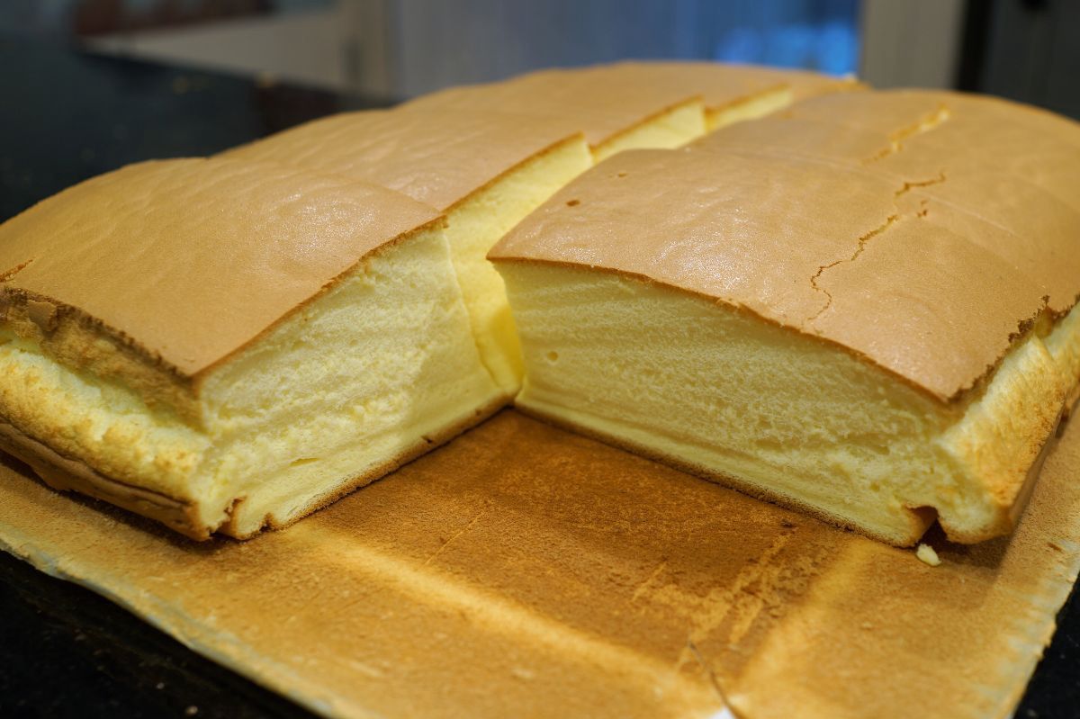 Mastering the art of the perfect sponge cake: grandma's secret trick