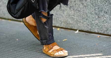 Jakie sandały męskie wybrać? Te trzy modele są modne co lato