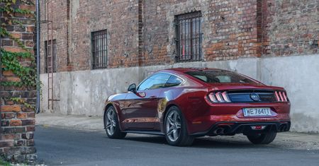 Ford opatentował swój silnik zasilany wodorem. Mógłby utrzymać przy życiu V8