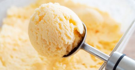 Tradycyjne lody na żółtkach. Jak u babci