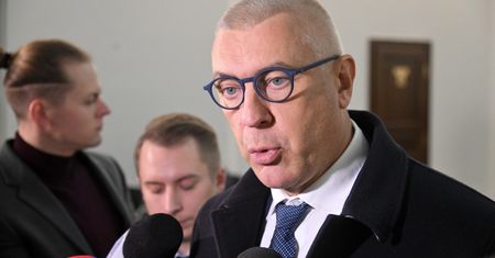 Roman Giertych wyprzedaje euro. Internauci zareagowali