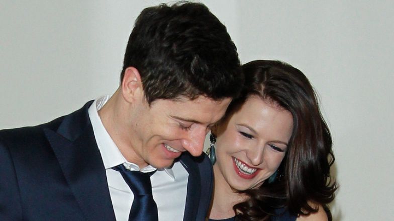 Anna i Robert Lewandowscy z córkami pozują w stylizacjach Dolce & Gabbana