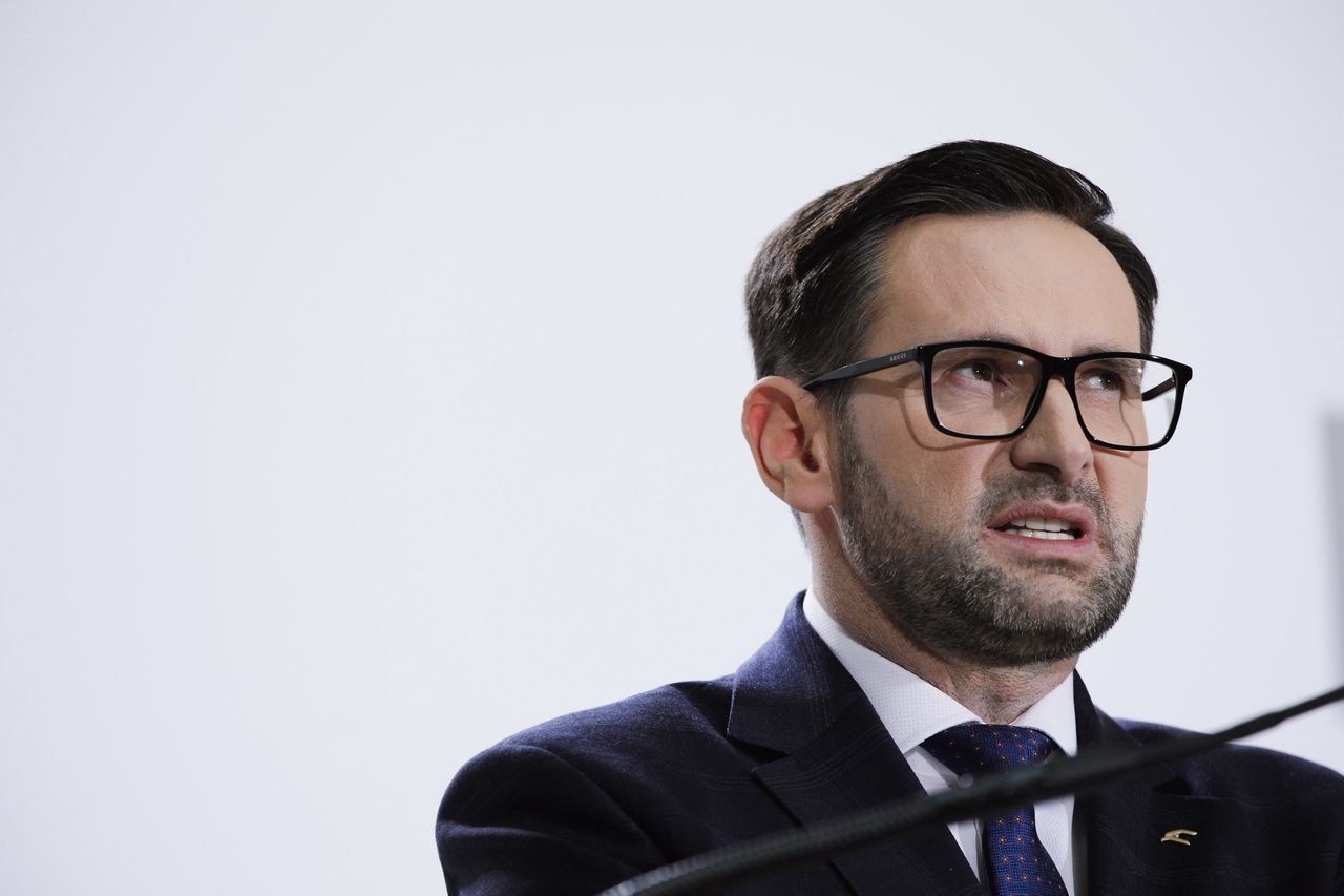 Orlen przekroczył granicę. Janusz Steinhoff: Polacy zapłacą wysoką cenę