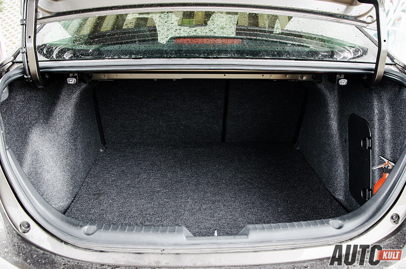 Mazda 3 Sedan 2,0 SKYACTIV-G AT skyPASSION – test [galeria] 23