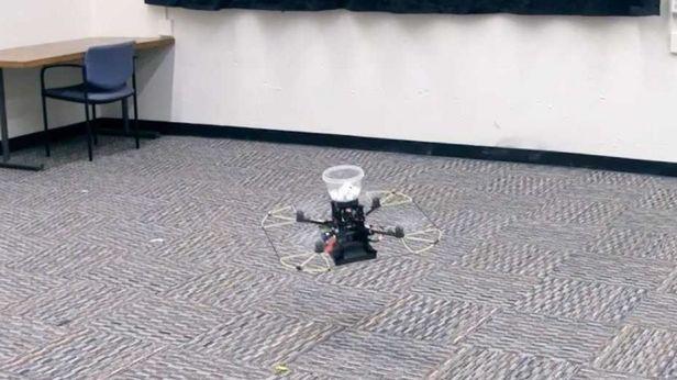 Quadrocopter ma lepszą koordynację ruchową od Ciebie [wideo] 1