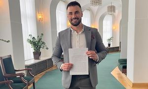 Nowe informacje o śmierci Łukasza Litewki. Kierowca wjechał w posła, a później uderzył w drzewo