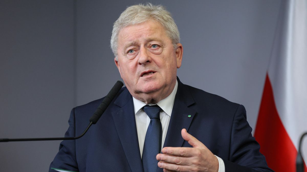 Minister rolnictwa i rozwoju wsi Czesław Siekierski