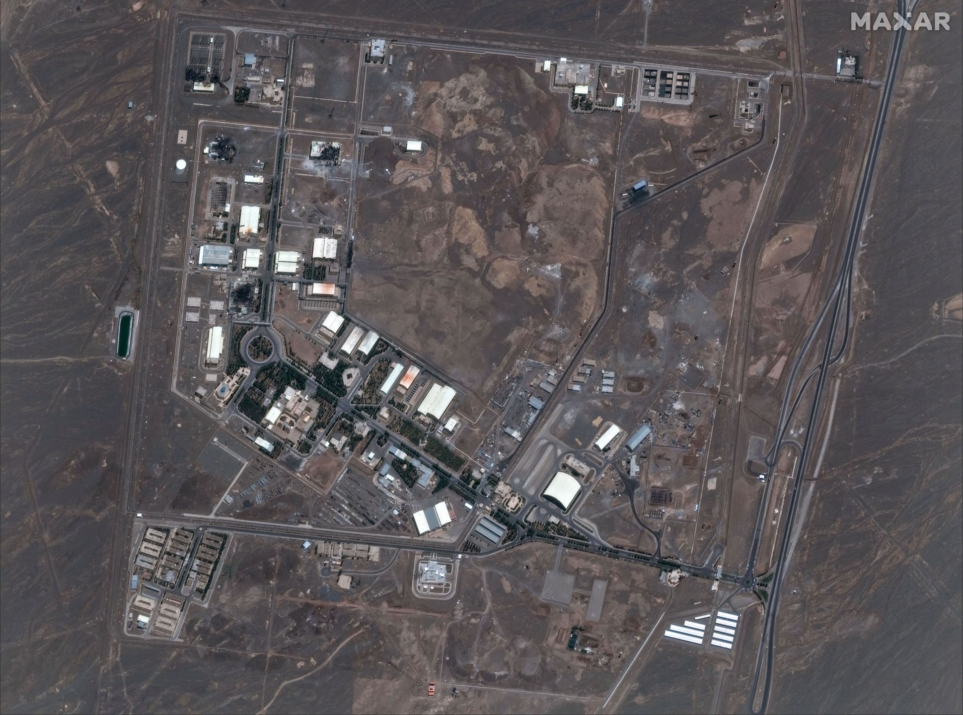 Satellit imagery of Iranian sites struck by Israelepa12175323 A handout satellite image made available by Maxar Technologies shows the damaged Natanz enrichment facility after Israeil aistrikes, in Natanz, Iran, 14 June 2025. Israel launched strikes on Iranian nuclear and military facilities on 13 June, targeting top generals and scientists. In retaliation, Iran launched waves of missiles and drones towards Israel.  EPA/MAXAR TECHNOLOGIES / HANDOUT -- MANDATORY CREDIT: SATELLITE IMAGE 2024 MAXAR TECHNOLOGIES -- THE WATERMARK MAY NOT BE REMOVED/CROPPED --HANDOUT EDITORIAL USE ONLY/NO SALES Dostawca: PAP/EPA.MAXAR TECHNOLOGIES / HANDOUTsatellite