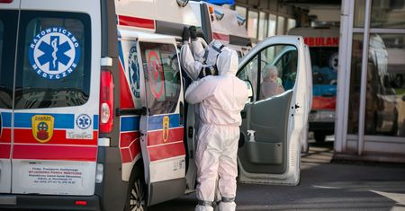 Mamy najnowsze dane z Polski. Zarażonych osób wciąż przybywa