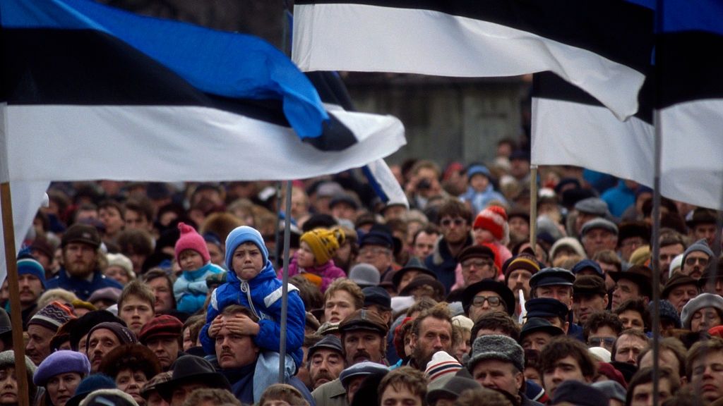 Estonians Commemorating Independance Day
Population holding flags gather in the streets of Tallin to commemorate Independance Day on February 24, 1990. (Photo by Bernard Bisson/Sygma via Getty Images)
Bernard Bisson
crowd, national capital, political and social issues, national government, Estonian, customs and celebrations, estonian flag, reveler, Soviet Union, Tallinn
