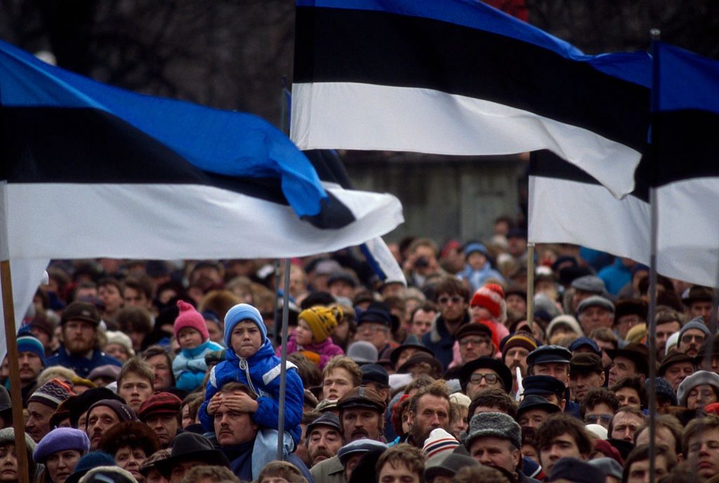 Estonians Commemorating Independance Day
Population holding flags gather in the streets of Tallin to commemorate Independance Day on February 24, 1990. (Photo by Bernard Bisson/Sygma via Getty Images)
Bernard Bisson
crowd, national capital, political and social issues, national government, Estonian, customs and celebrations, estonian flag, reveler, Soviet Union, Tallinn