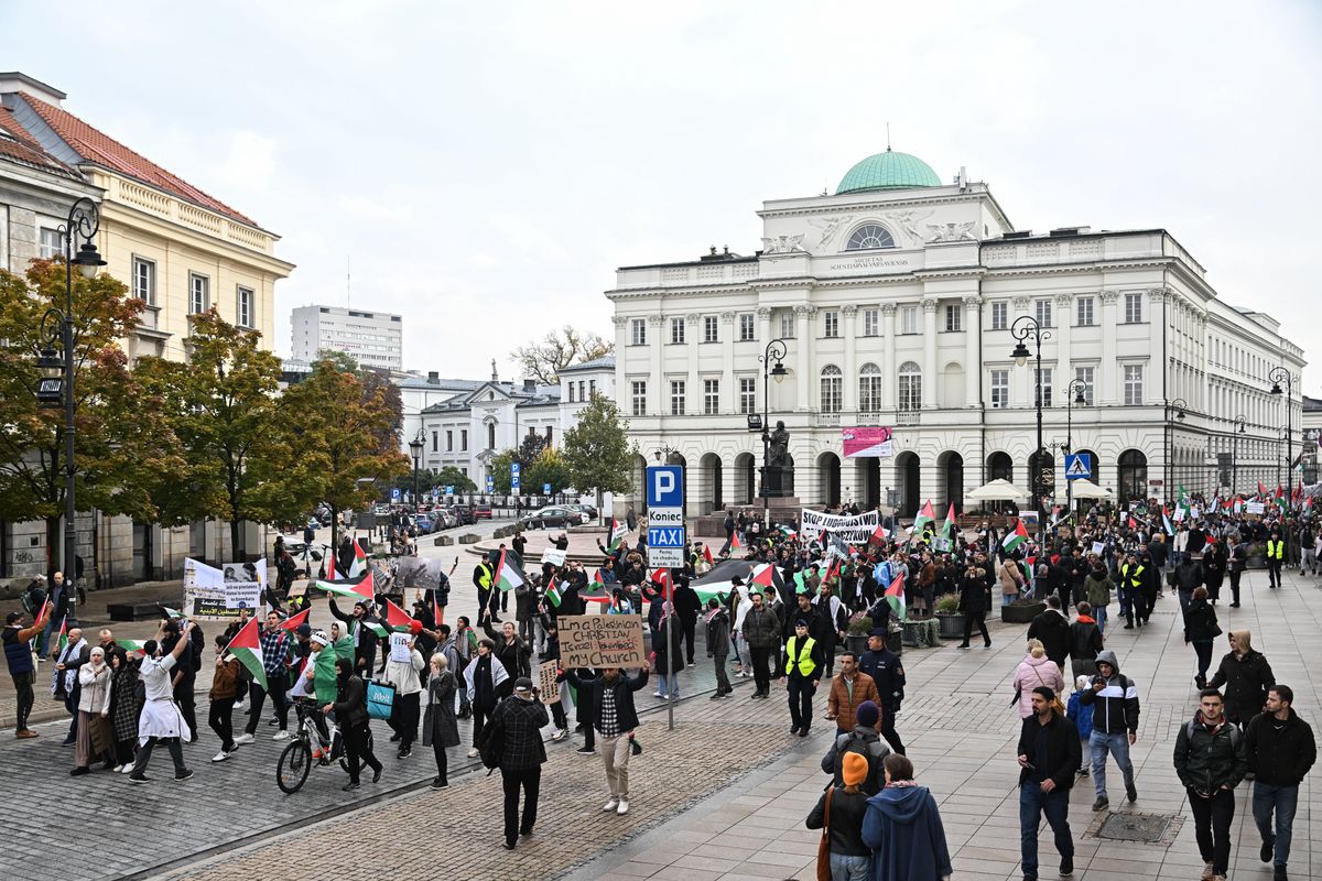 Niosła skandaliczny transparent. Kobieta zabrała głos