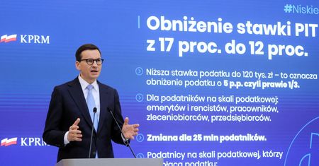 Polski Ład coraz dalej od założeń. "Zyskuje klasa średnia"