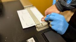 Cofał na autostradzie, miał 2,5 promila i zakaz prowadzenia pojazdów.