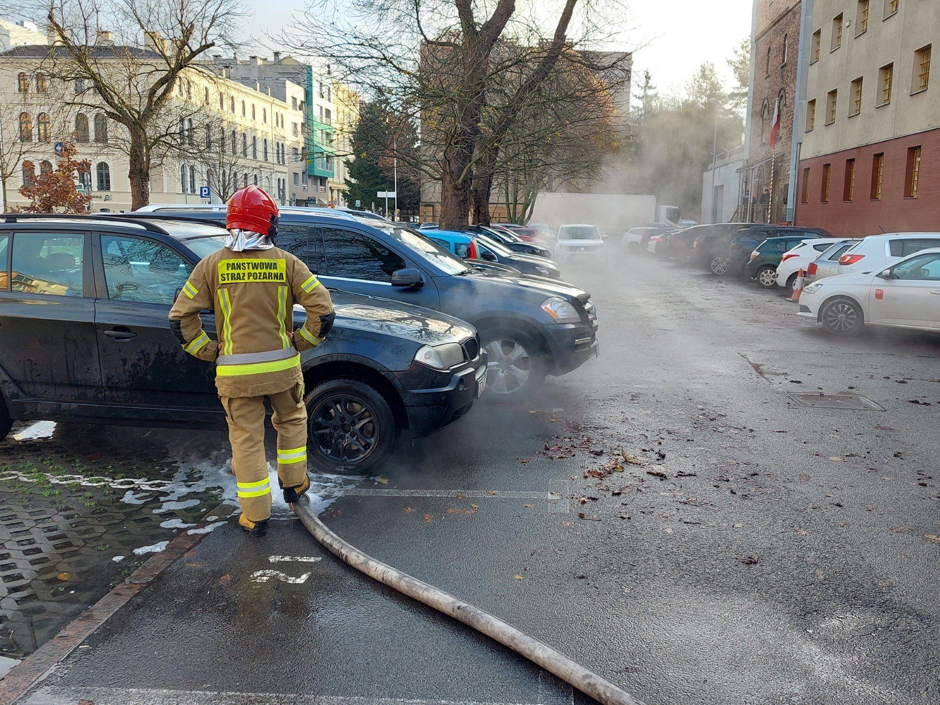 Trwa akcja wypompowywania wody z piwnic budynku prokuratury