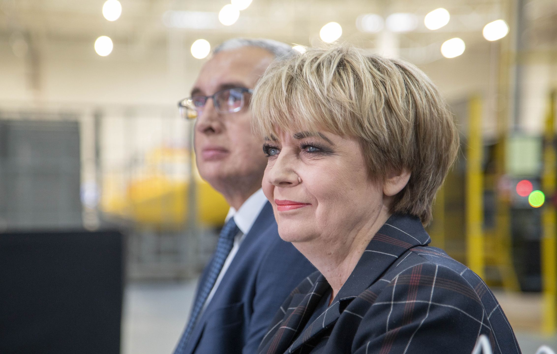 Wiceprezes InPostu Dariusz Lipiński oraz prezydent Łodzi Hanna Zdanowska na otwarciu nowego centrum logistycznego