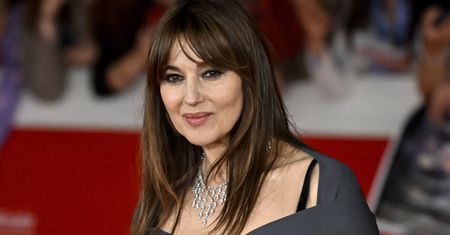 Wpadka Bellucci na oczach wszystkich. Sukienka spłatała figla