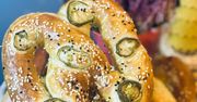 Precle nadziewane serem, peperoni i jalapeno