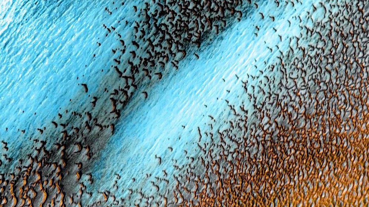 NASA pokazała tajemniczą fotografię Marsa