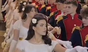 Niezwykły polonez maturzystów. Wideo robi furorę w sieci