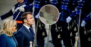 Macron "powitany" w Hadze. Przemówienie przerwane