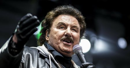 Walczył z chorobą 20 lat. Nie wychodził z domu bez makijażu