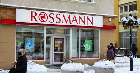 Gwiazdy wydają krocie na ten krem. Teraz kupisz go w Rossmannie za bezcen